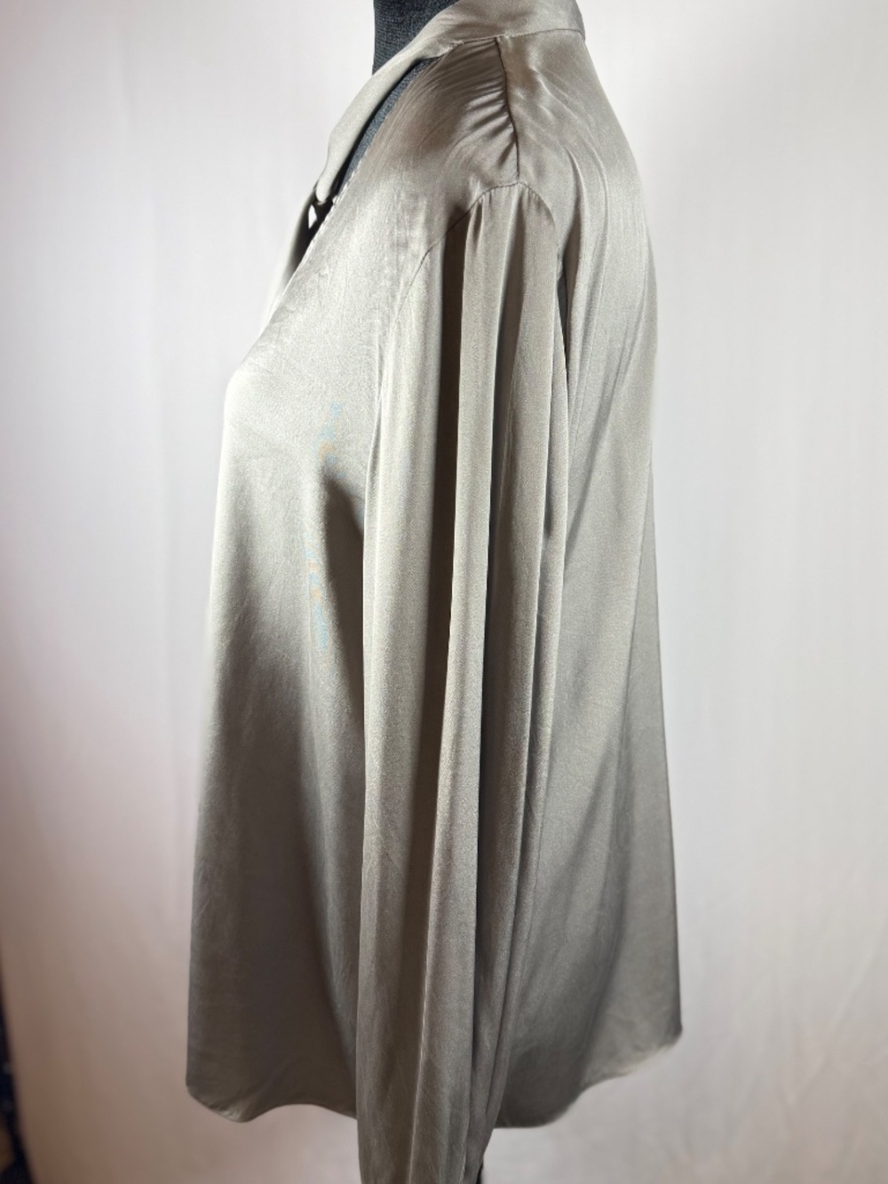 ELIE TAHARI designer dressy gray silk blouse, very classy, XL - Picture 4 of 10